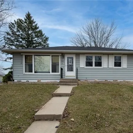 Buy this 3 bed house on 97 33rd Avenue Southwest in Cedar Rapids, IA 52404