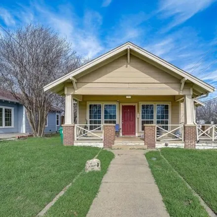 Buy this 3 bed house on 723 Fulton Street in Denton, TX 76201