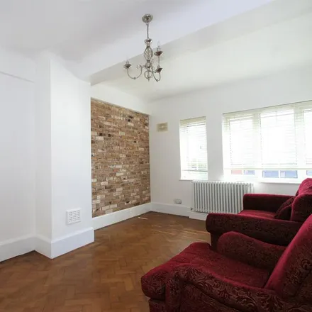 Rent this 1 bed apartment on Cheyne Walk in London, NW4 3QJ