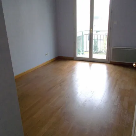Rent this 2 bed apartment on 5 Place de la République in 21000 Dijon, France