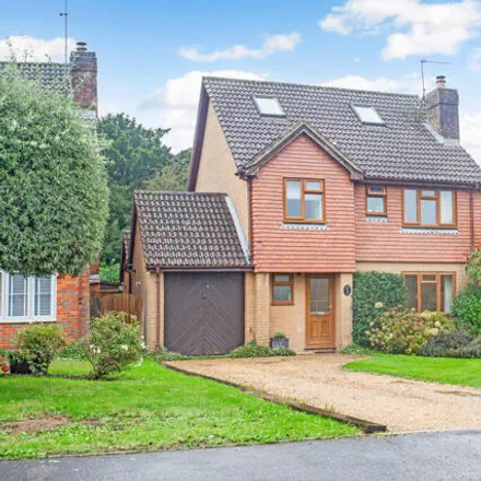 Buy this 6 bed house on Inwood's Farm in Lee Shannon, Broadlands Close