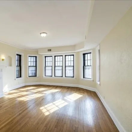 Image 2 - 8754 South Harper Avenue, Chicago, IL 60619, USA - House for rent