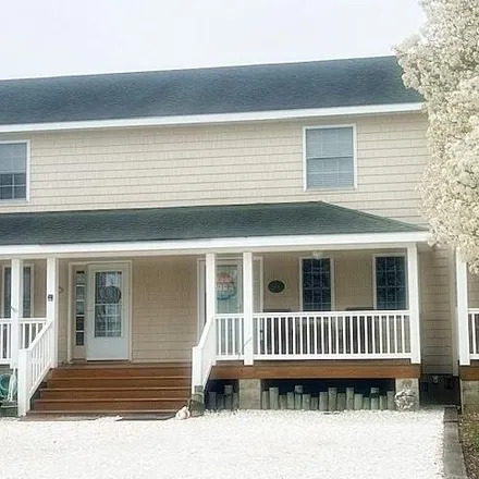 Buy this 1 bed house on 6449 Coachs Lane in Chincoteague, VA 23336