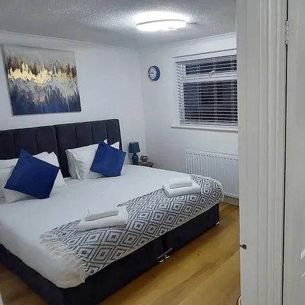 Rent this 5 bed house on Sandhurst in GU47 8QS, United Kingdom