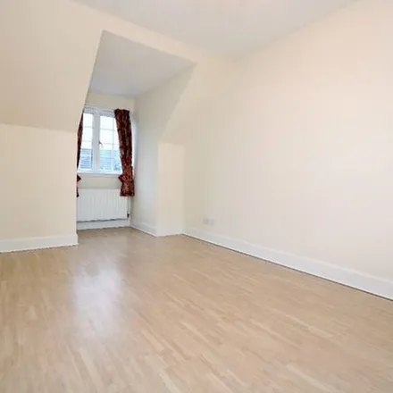 Image 3 - Balmoral Drive, Bishopton, PA7 5HR, United Kingdom - Apartment for rent