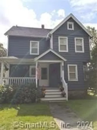 Rent this 4 bed house on 379 West Avenue in Noroton Heights, Darien