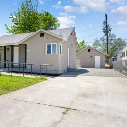 Buy this 2 bed house on Clay Street Dry Creek Road Alley in Hagginwood, Sacramento