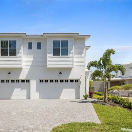 Image 1 - 524 South Peninsula Avenue, New Smyrna Beach, FL 32169, USA - House for rent