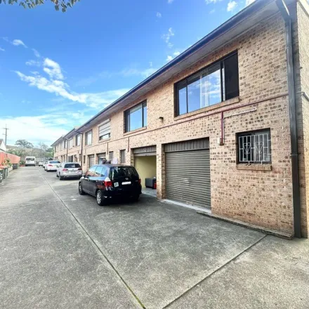Rent this 1 bed townhouse on 10 Fairlight Avenue in Fairfield NSW 2165, Australia