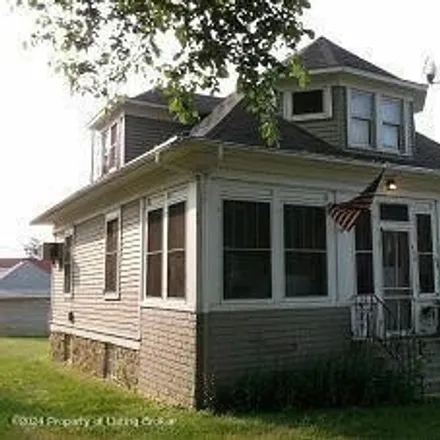 Image 1 - 466 2nd Avenue West, Dickinson, ND 58601, USA - House for sale