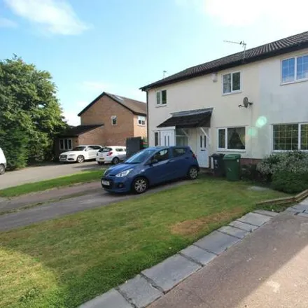 Rent this 2 bed house on Oakridge in Cardiff, CF14 9BW