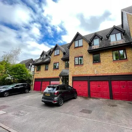 Buy this 2 bed apartment on Commonside Close in London, SM2 5SX