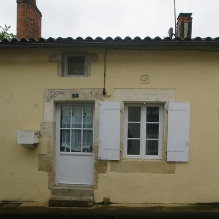 Image 2 - 9 Rue du Moulin Neuf, 86400 Civray, France - Apartment for rent