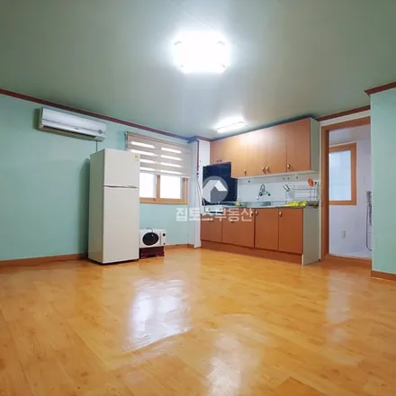Rent this studio apartment on 서울특별시 성북구 동선동1가 85-71