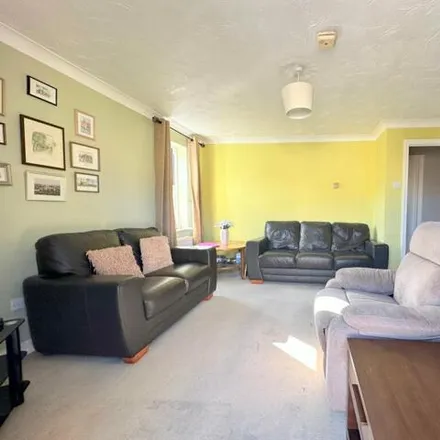 Image 4 - Essex County Cricket Ground, New Writtle Street, Chelmsford, CM2 0PG, United Kingdom - Apartment for sale