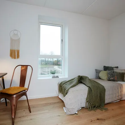 Rent this 3 bed apartment on Brahesbakke 3 in 8700 Horsens, Denmark
