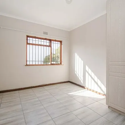 Image 9 - Orange Street, Cape Town Ward 84, Somerset West, 7136, South Africa - Townhouse for rent