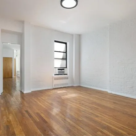 Image 2 - 314 West 52nd Street, New York, NY 10019, USA - Apartment for rent