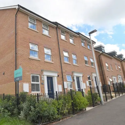 Rent this 3 bed townhouse on Enterprise Avenue in Tiverton, EX16 4FP