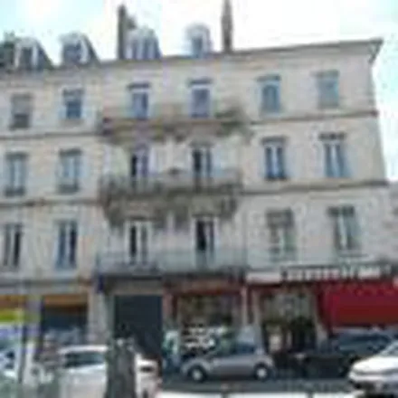 Image 6 - 3 Place Vaucanson, 38000 Grenoble, France - Apartment for rent