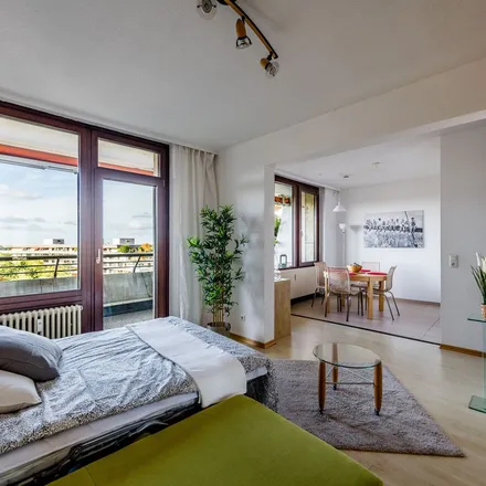 Rent this 1 bed apartment on Sonnenring in Mailänder Straße 5, 60598 Frankfurt