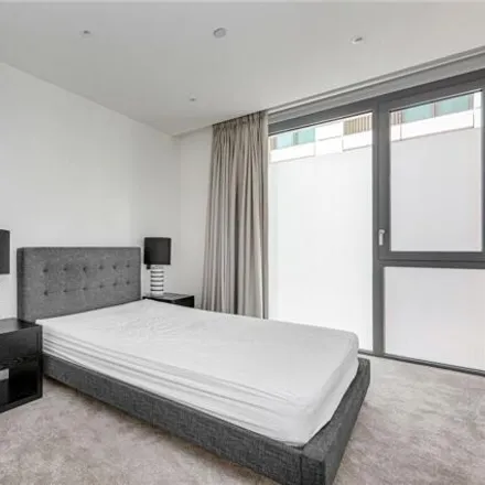 Image 2 - Bowden House, 9 Prince of Wales Drive, Nine Elms, London, SW11 4FT, United Kingdom - Apartment for rent