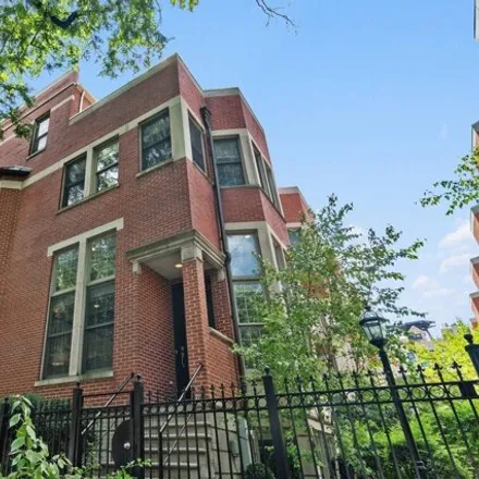 Rent this 3 bed house on 18 North Ada Street in Chicago, IL 60607