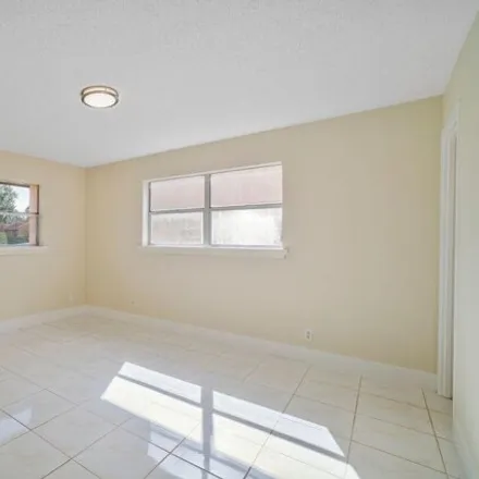 Image 9 - 346 Lake Frances Drive, Golden Lakes, Palm Beach County, FL 33411, USA - Condo for rent