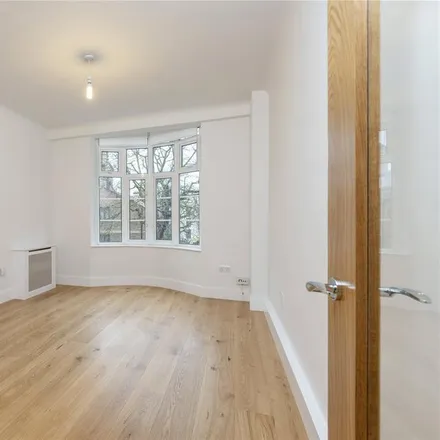 Image 2 - Grove End Gardens, 33 Grove End Road, London, NW8 9ND, United Kingdom - Apartment for rent