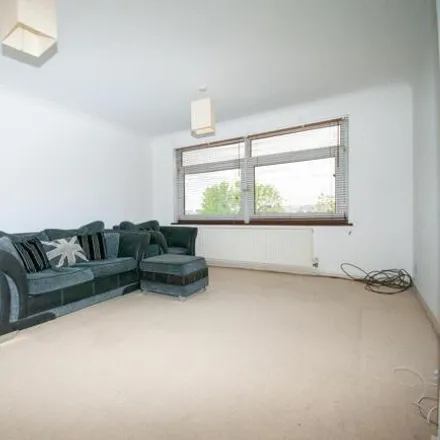 Image 4 - Hadleigh Road, Leigh on Sea, SS9 2LT, United Kingdom - Apartment for rent