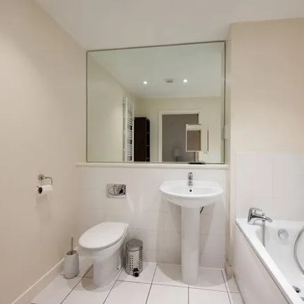 Image 6 - Stormont House, 19 Scott Avenue, London, SW15 3PA, United Kingdom - Apartment for rent