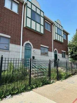 Buy this 3 bed townhouse on 2051 West 35th Street in Chicago, IL 60632
