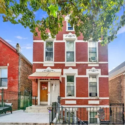 Buy this 11 bed house on 1635 W 17th St in Chicago, Illinois