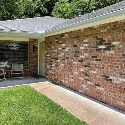 Image 2 - 2109 Oakwood Avenue, Bentonville, AR 72712, USA - Duplex for rent