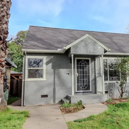 Buy this 2 bed house on 35th Street 36th Street Alley in Sacramento, CA 95817