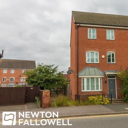 Rent this 4 bed townhouse on Hong Kong House in Moorgate, Retford
