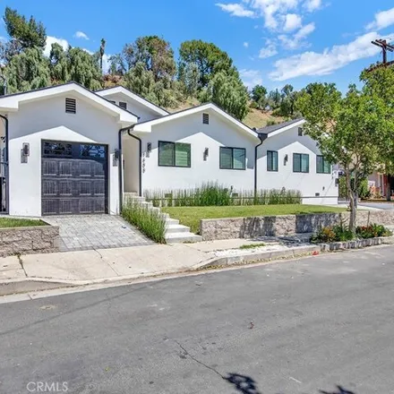 Image 1 - 8600 Bluffdale Drive, Los Angeles, CA 91352, USA - House for sale