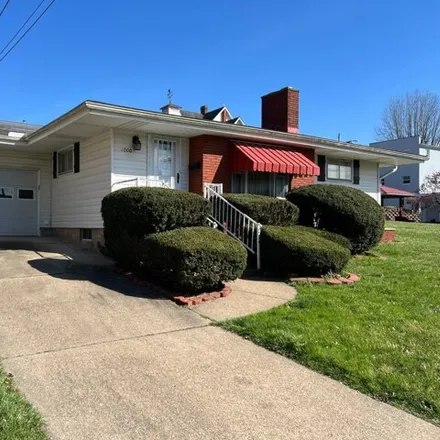 Buy this 3 bed house on 1000 Weaver Street in Moundsville, WV 26041