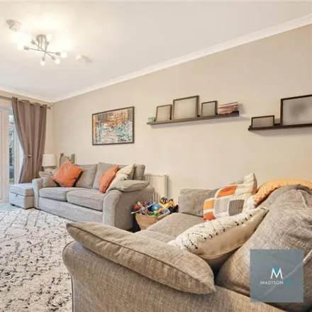 Image 6 - Friday Hill West, London, E4 6EW, United Kingdom - Duplex for sale