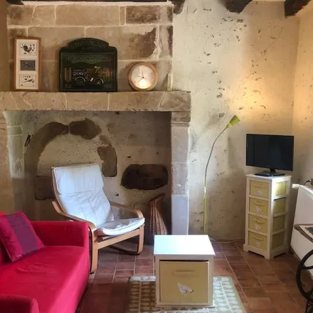Rent this 2 bed house on Lieu Dit la Vallee in 37370 Chemillé-sur-Dême, France