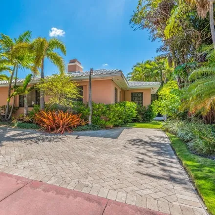 Image 1 - 3745 Pine Tree Drive, Miami Beach, FL 33140, USA - House for sale