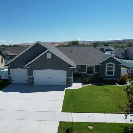 Image 7 - 4729 Porter Drive, Ammon, ID 83406, USA - House for sale