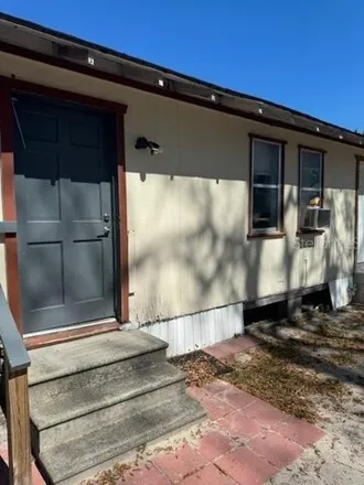 Buy this studio apartment on 911 South Florida Avenue in De Land Southwest, Volusia County
