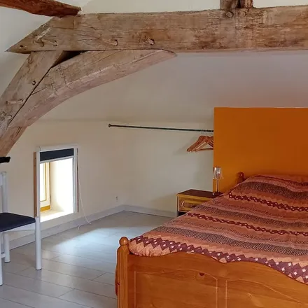 Rent this 2 bed house on Val en Vignes in Deux-Sèvres, France