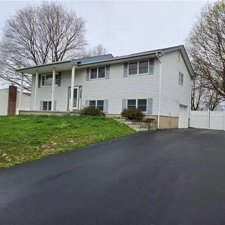 Rent this 4 bed house on 35 Scott Drive in City of Middletown, NY 10941