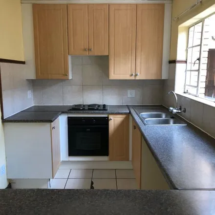 Image 8 - Nickel Street, Heuwelsig, Gauteng, 0173, South Africa - Apartment for rent