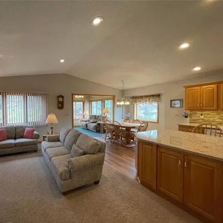 Image 4 - 451 August Hills Drive, La Crescent, MN 55947, USA - House for sale