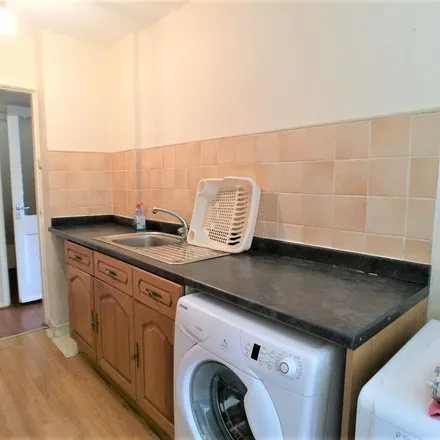 Image 5 - 36 Wellman Croft, Selly Oak, B29 6NP, United Kingdom - Apartment for rent