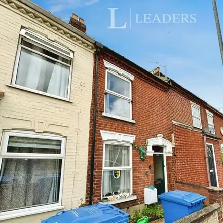 Rent this 3 bed townhouse on 151 Churchill Road in Norwich, NR3 4PZ