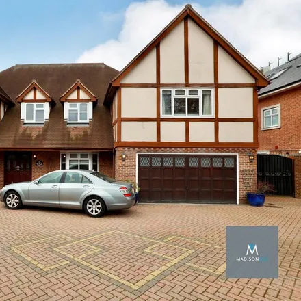 Rent this 5 bed house on Manor Road in Grange Hill, Chigwell
